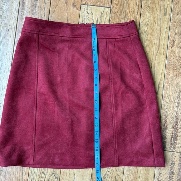 LOFT Red Pencil Mini Skirt Faux Suede Size 10 EUC - Picture 3 of 5